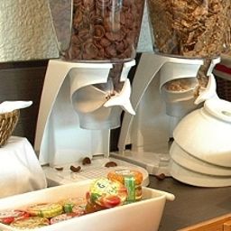 Buffet Kyriad Belfort Fotos