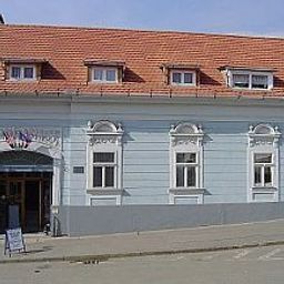 Varkapu Panzio Eger