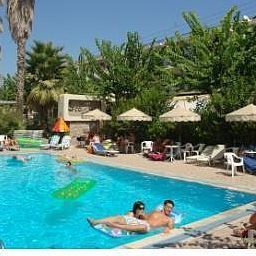 Pool Saint Constantine Fotos