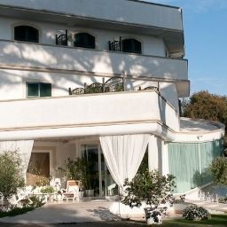 Exterior view Il San Francesco Fotos