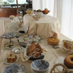 Buffet Relais Villa Petrischio Fotos