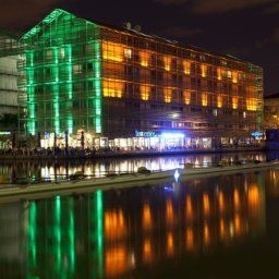 Vista esterna Holiday Inn Express PARIS - CANAL DE LA VILLETTE Fotos