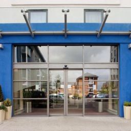 Vista esterna Holiday Inn Express SLOUGH Fotos