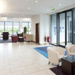Hall Holiday Inn Express HAMILTON Fotos