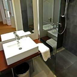 Bathroom U Stare Pani At The Old Lady Fotos
