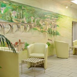 Холл Hostellerie Saint Paul Logis Fotos