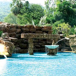 Piscina Nova Platinum by Amari Fotos