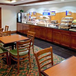 Restaurante Holiday Inn Express WOODBRIDGE Fotos