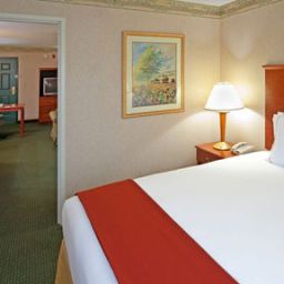 Suite Holiday Inn Express WOODBRIDGE Fotos