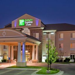 Außenansicht Holiday Inn Express Hotel & Suites WICHITA AIRPORT Fotos