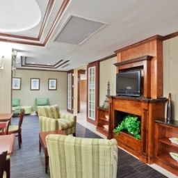 Холл Holiday Inn Express Hotel & Suites MACON-WEST Fotos