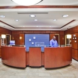 Холл Holiday Inn Express Hotel & Suites MACON-WEST Fotos