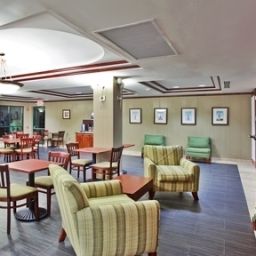 Ресторан Holiday Inn Express Hotel & Suites MACON-WEST Fotos