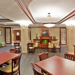Ресторан Holiday Inn Express Hotel & Suites MACON-WEST Fotos