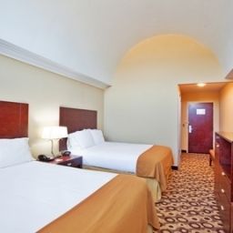 Номер Holiday Inn Express Hotel & Suites MACON-WEST Fotos