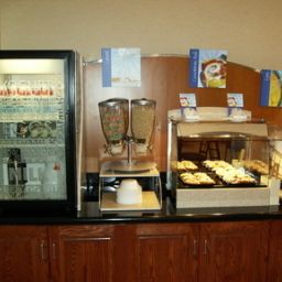 Restaurant Holiday Inn Express Hotel & Suites SUFFOLK Fotos