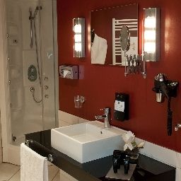 Salle de bains BEST WESTERN PLUS Grand Hotel Victor Hugo Fotos