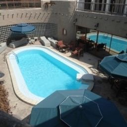 Pool Al Liwan Suites Fotos