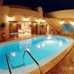 Pool Al Liwan Suites Fotos
