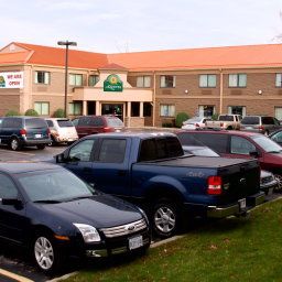 Außenansicht La Quinta Inn Buffalo Airport Fotos