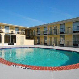 Pool Quality Inn Millington Fotos