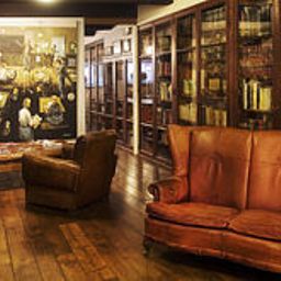 Hall College Fotos