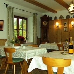 Breakfast room within restaurant Geiger Fotos
