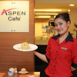 Salle du petit-déjeuner située dans le restaurant Aspen Suites Bangkok Fotos