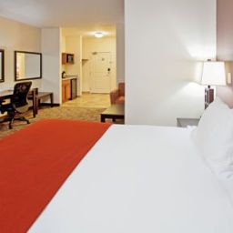 Pokój Holiday Inn Express Hotel & Suites LINCOLN AIRPORT Fotos