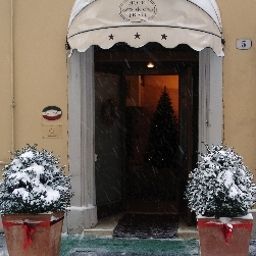 Vue extérieure De Prati Fotos