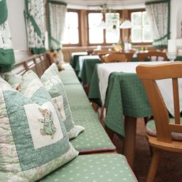 Salle du petit-déjeuner située dans le restaurant Steinerwirt Gasthof Fotos