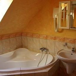 Camera da bagno U Zlatych nuzek At the Golden Scissors Fotos