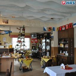 Sala de desayuno en el restaurante Fliegerhorst Fotos