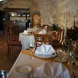 Breakfast room within restaurant Kazbek Fotos