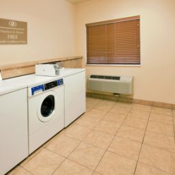 Widok wewnątrz Candlewood Suites SPRINGFIELD SOUTH Fotos