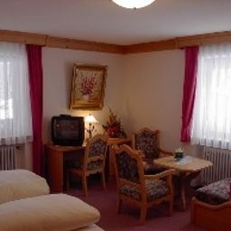  Zur Burgruine Fotos