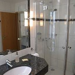 Cuarto de baño Hotel Garni Retterath Fotos