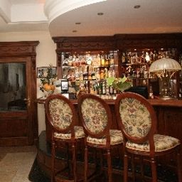 Bar Pod Złotą Różą Fotos
