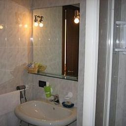Camera da bagno Nuovo Hotel Vigevano Fotos