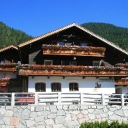 Vue extérieure Hohe Burg Fotos