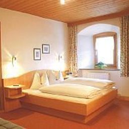 Room Hotel garni Löwen Fotos
