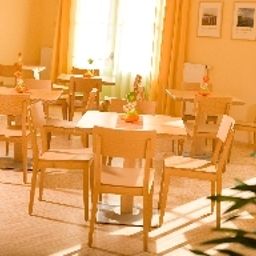 Salle du petit-déjeuner située dans le restaurant JUFA Wipptal Fotos