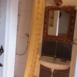 Badezimmer Herrenhaus Salderatzen Fotos
