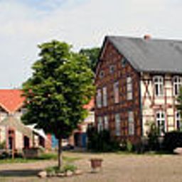 Außenansicht Herrenhaus Salderatzen Fotos