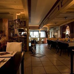 Salle du petit-déjeuner située dans le restaurant Gersthofer Auszeit Fotos