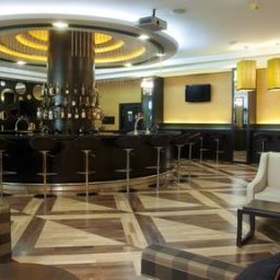 Bar Holiday Inn DUBAI - AL BARSHA Fotos