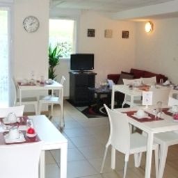 Sala de desayuno Park & Suites Confort Toulouse Tournefeuille Residence de Tourisme Fotos
