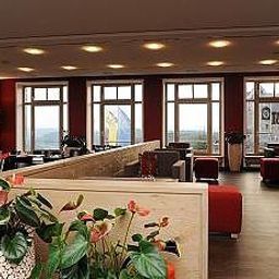 Salle du petit-déjeuner située dans le restaurant Schloss Waldeck Fotos
