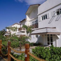Vista exterior Cotton Bay Village Fotos