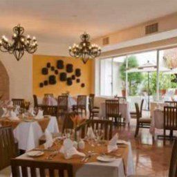 Restauracja Oasis Palm Beach Fotos